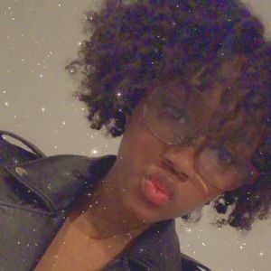 Meet your Posher, Laila